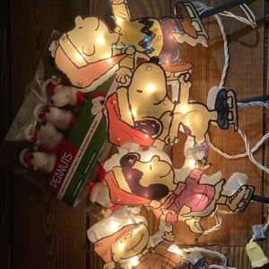 Holiday Peanuts pathway and hanging light bundle set